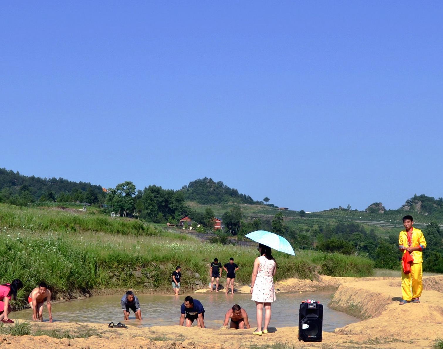 抓魚(yú)-何建民