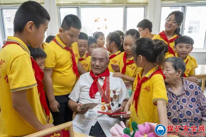 山東能源鮑店煤礦：“為愛帶娃”九年，暖心夏令營“托”穩(wěn)職工心！